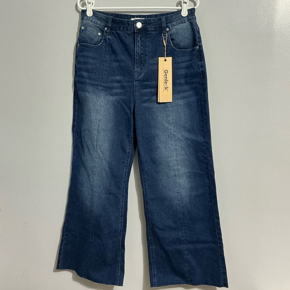Genleck Women's Blue cropped Jeans with frayed hem NWT size 14